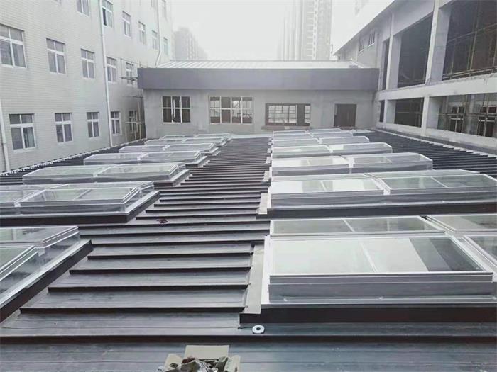  電動(dòng)排煙天窗