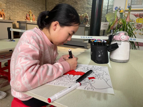 花都區(qū)博物館舉辦“羊城花開木棉紅”繪畫活動447.png