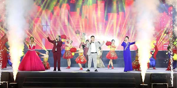 全省“粵美村晚”首秀花都  千人齊聚“未來社區(qū)”共迎新春